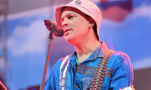 അസമിൽ അഞ്ച് ഗാരന്റികളുമായി കോൺഗ്രസ്; അധികാരത്തിലെത്തിയാൽ സുബീൻ ഗാർഗിന്റെ മരണത്തിൽ 100 ദിവസത്തിനകം നീതി അസമിൽ അഞ്ച് ഗാരന്റികളുമായി കോൺഗ്രസ്; അധികാരത്തിലെത്തിയാൽ സുബീൻ ഗാർഗിന്റെ മരണത്തിൽ 100 ദിവസത്തിനകം നീതി