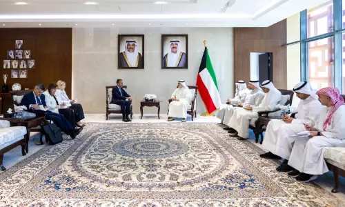 മേഖലയിലെ പ്രത്യേക സാഹചര്യം ചർച്ച ചെയ്തു; വിദേശകാര്യ മന്ത്രി യൂറോപ്യൻ യൂനിയൻ ദൂതനുമായി കൂടിക്കാഴ്ച നടത്തി മേഖലയിലെ പ്രത്യേക സാഹചര്യം ചർച്ച ചെയ്തു; വിദേശകാര്യ മന്ത്രി യൂറോപ്യൻ യൂനിയൻ ദൂതനുമായി കൂടിക്കാഴ്ച നടത്തി