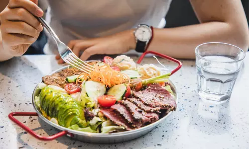 കലോറി അളന്ന് കഴിച്ചിട്ട് കാര്യമുണ്ടോ? ഭക്ഷണശീലങ്ങളിൽ മാറ്റം അനിവാര്യമെന്ന് പഠനങ്ങൾ