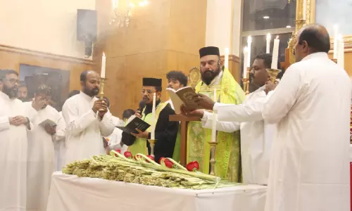 ബഹ്റൈൻ സെന്റ് മേരീസ് കത്തീഡ്രലിൽ ഓശാന പെരുന്നാൾ ആഘോഷിച്ചു ബഹ്റൈൻ സെന്റ് മേരീസ് കത്തീഡ്രലിൽ ഓശാന പെരുന്നാൾ ആഘോഷിച്ചു