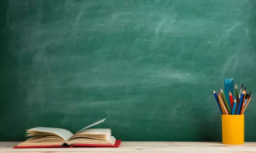 പ്ര​തീ​ക്ഷ​യു​ടെ പു​തു​പാ​ഠ​ങ്ങ​ളുമായി സ്കൂളിലേക്ക്