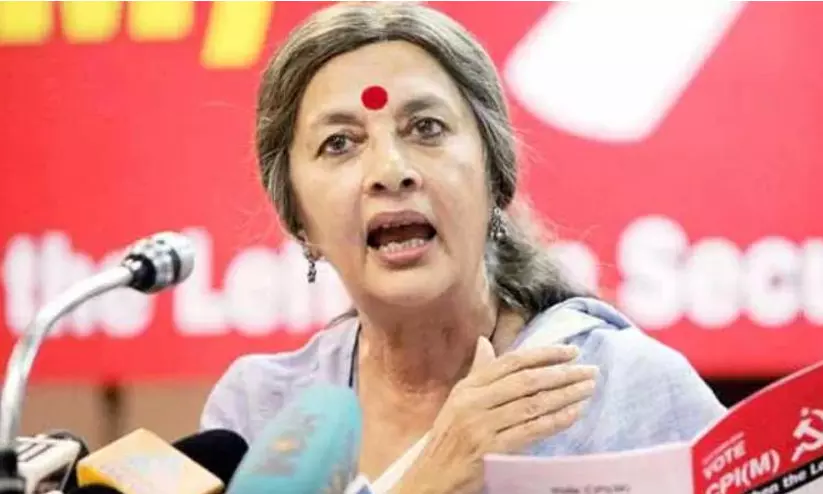 പോറ്റിയെ സോണിയയെ കാണിച്ചത് ആരപ്പാ പാട്ട് പാടി ബൃന്ദ കാരാട്ട് പോറ്റിയെ സോണിയയെ കാണിച്ചത് ആരപ്പാ പാട്ട് പാടി ബൃന്ദ കാരാട്ട്