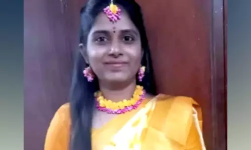 യു​വ​തി മ​രി​ച്ച നി​ല​യി​ൽ; സ്ത്രീ​ധ​ന പീ​ഡ​ന കൊ​ല​യെ​ന്ന് പ​രാ​തി