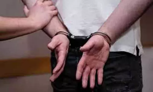 പൊലീസ് ചമഞ്ഞ് വിദേശ വനിതയെ ഭീഷണിപ്പെടുത്തിയയാൾ അറസ്റ്റിൽ