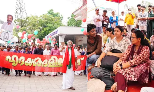 ജനഹൃദയങ്ങളിൽ സ്ഥാനമുറപ്പിക്കാൻ സ്ഥാനാർഥികളുടെ നെട്ടോട്ടം ജനഹൃദയങ്ങളിൽ സ്ഥാനമുറപ്പിക്കാൻ സ്ഥാനാർഥികളുടെ നെട്ടോട്ടം