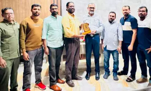 യാത്രയയപ്പ് നൽകി