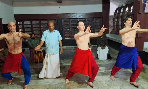 മൂന്നു വർഷത്തെ കഥകളി പഠനം; അരങ്ങേറ്റം കുറിക്കാനൊരുങ്ങി ഇറ്റലിയിലെ നടന്മാർ