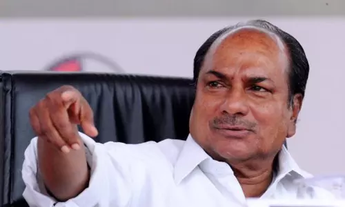 ‘പിണറായി ജനത്തെ കാണാൻ ആഗ്രഹിക്കാത്ത മുഖ്യമന്ത്രി, യു.ഡി.എഫ് ഇടിമുഴക്കം പോലെ തിരിച്ചുവരും’; രൂക്ഷ വിമർശനവുമായി എ.കെ. ആന്റണി