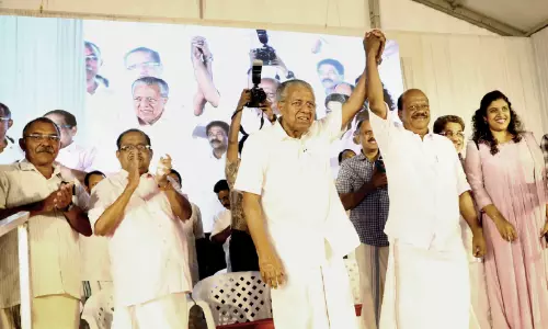 ജനങ്ങൾ ഒപ്പമുണ്ടെന്ന ആത്മവിശ്വാസമാണ് എൽ.ഡി.എഫിനെ മുന്നോട്ടുനയിക്കുന്നത് -മുഖ്യമന്ത്രി ജനങ്ങൾ ഒപ്പമുണ്ടെന്ന ആത്മവിശ്വാസമാണ് എൽ.ഡി.എഫിനെ മുന്നോട്ടുനയിക്കുന്നത് -മുഖ്യമന്ത്രി