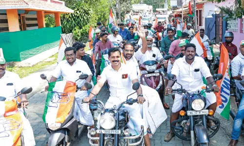 വിധിയെഴുതാൻ പത്ത് നാളുകൾ; അരയും തലയും മുറുക്കി മുന്നണികൾ വിധിയെഴുതാൻ പത്ത് നാളുകൾ; അരയും തലയും മുറുക്കി മുന്നണികൾ