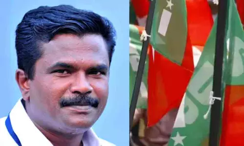 തുളസീധരൻ പള്ളിക്കലിനെ എസ്.ഡി.പി.ഐ സസ്പെൻഡ് ചെയ്തു തുളസീധരൻ പള്ളിക്കലിനെ എസ്.ഡി.പി.ഐ സസ്പെൻഡ് ചെയ്തു