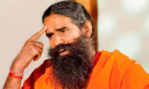 `നിങ്ങൾക്ക് ഒരു വ്യക്തിയെ കൊല്ലാം, എന്നാൽ അയാളുടെ ആത്മവീര്യത്തെ നശിപ്പിക്കാന് കഴിയില്ല -ഖാംനഈയെ പിന്തുണച്ച് യോഗാഗുരു ബാബ രാംദേവ് `നിങ്ങൾക്ക് ഒരു വ്യക്തിയെ കൊല്ലാം, എന്നാൽ അയാളുടെ ആത്മവീര്യത്തെ നശിപ്പിക്കാന് കഴിയില്ല -ഖാംനഈയെ പിന്തുണച്ച് യോഗാഗുരു ബാബ രാംദേവ്