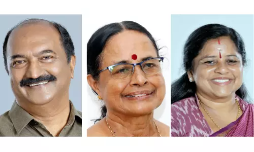 ക​ളം​മാ​റി​ക്ക​ളി​യു​ടെ കൊ​ട്ടാ​ര​ക്ക​ര