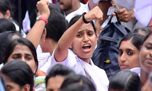 nurses protest nurses protest