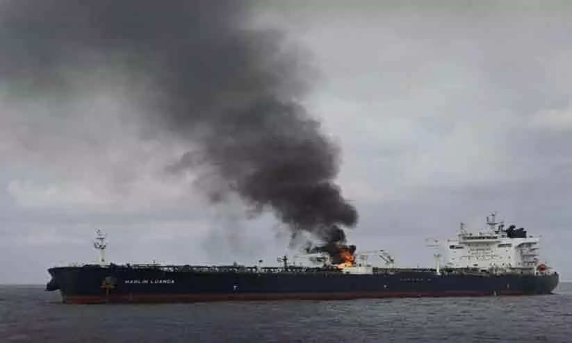 ക്രൂഡ് ഓയിൽ ടാങ്കർ ‘സുരക്ഷിതം’; അപകടനില ഒഴിവായി ക്രൂഡ് ഓയിൽ ടാങ്കർ ‘സുരക്ഷിതം’; അപകടനില ഒഴിവായി