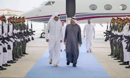 ഖ​ത്ത​ർ അ​മീ​ർ -യു.​എ.​ഇ ​പ്ര​സി​ഡ​ന്റ്​ കൂ​ടി​ക്കാ​ഴ്ച