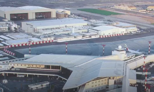 കുവൈത്ത് വിമാനത്താവളത്തിലെ ഇന്ധന ടാങ്കുകൾക്കുനേരെ ഡ്രോൺ ആക്രമണം; വൻ തീപിടുത്തം