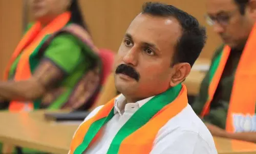 പി.സി. ജോർജിനെ തള്ളി മകൻ ഷോൺ ജോർജ്; ‘മെത്രാന്മാർ കോൺഗ്രസിന് വേണ്ടി പണിയെടുക്കുന്നുവെന്നത് അദ്ദേഹത്തിന്റെ അഭിപ്രായം, തനിക്കതില്ല’ പി.സി. ജോർജിനെ തള്ളി മകൻ ഷോൺ ജോർജ്; ‘മെത്രാന്മാർ കോൺഗ്രസിന് വേണ്ടി പണിയെടുക്കുന്നുവെന്നത് അദ്ദേഹത്തിന്റെ അഭിപ്രായം, തനിക്കതില്ല’