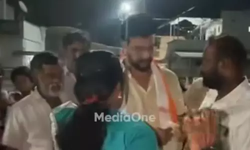 രമേഷ് പിഷാരടിയെ തടഞ്ഞ് ബി.ജെ.പി പ്രവർത്തകർ; സംഘർഷാവസ്ഥ