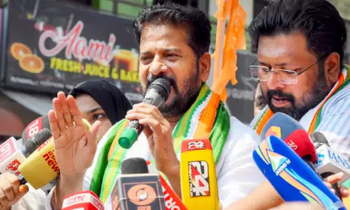 ‘നീ പോ മോനേ വിജയാ’; പഞ്ച്​ ഡയലോഗുമായി രേവന്ത് റെഡ്ഡി