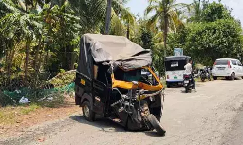 ടിപ്പറും ഓട്ടോയും കൂട്ടിയിടിച്ച് ഓട്ടോ ഡ്രൈവർക്ക് ഗുരുതര പരിക്ക്
