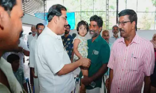 ഏ​റ​നാ​ടി​ന്റെ ഹൃ​ദ​യ​ത്തു​ടി​പ്പ് ആ​ർ​ക്കൊ​പ്പം?