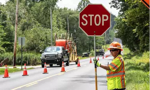 ഗ​താ​ഗ​ത നി​യ​ന്ത്ര​ണം