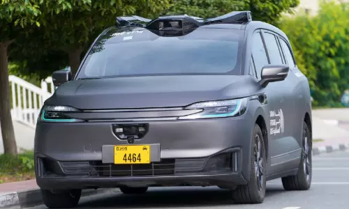 ദുബൈയിൽ രണ്ടിടത്ത്​ ഡ്രൈവറില്ലാ ടാക്സികൾ സർവിസ്​ തുടങ്ങി