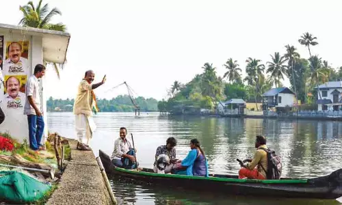 കളംനിറഞ്ഞ് സ്ഥാനാർഥികൾ അവസാനലാപ്പിൽ