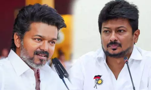 തമിഴ്നാട് തെരഞ്ഞെടുപ്പ്: ഉദയനിധി സ്റ്റാലിനും വിജയിയും നാമനിർദേശ പത്രിക സമർപ്പിച്ചു തമിഴ്നാട് തെരഞ്ഞെടുപ്പ്: ഉദയനിധി സ്റ്റാലിനും വിജയിയും നാമനിർദേശ പത്രിക സമർപ്പിച്ചു