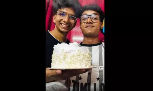 ജന്മദിന കേക്ക് മുറിച്ച്, മരണത്തിലും ഒന്നിച്ച് ഉറ്റചങ്ങാതിമാർ; കണ്ണീരടങ്ങാതെ നാട്ടുകാർ