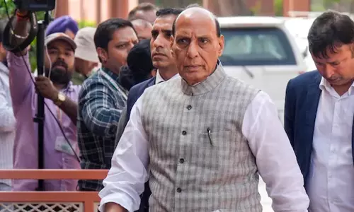 പശ്ചിമേഷ‍്യന്‍ യുദ്ധം മുതലെടുത്ത് ഇന്ത‍്യക്കെതിരെ ഒരു സാഹസത്തിനും മുതിരരുത് -പാകിസ്താന് മുന്നറിയിപ്പുമായി പ്രതിരോധമന്ത്രി രാജ്നാഥ് സിങ്