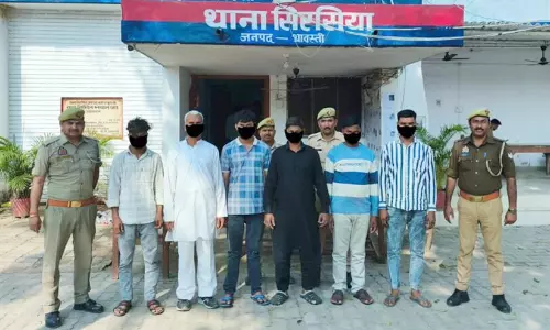 ജാമ്യം കിട്ടിയിട്ടും വീട്ടിൽ പോകാൻ പേടി; യു.പിയിൽ എട്ട് മുസ്‍ലിം യുവാക്കൾ നാടുവിട്ടു, ഇഫ്താർ വിരുന്നിന്റെ പേരിൽ വേട്ടയാടുന്നതായി പരാതി