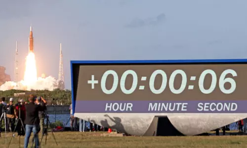 അ​പ്പോ​ളോ​യി​ൽ​നി​ന്ന് ആ​ർ​ട്ടി​മി​സി​ലെ​ത്തു​മ്പോ​ൾ...