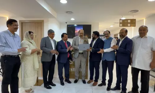 യു.എ.ഇക്ക് അഭിവാദ്യമർപ്പിച്ച് പാട്ട്​ അവതരിപ്പിച്ച്​ മീഡിയവൺ