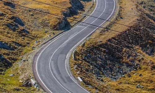 വാദി ബനി ഖാലിദിലെ മലയോര റോഡ് പദ്ധതി 74% പൂർത്തിയായി