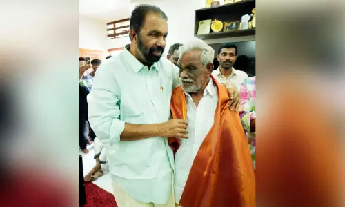 16 വ​ർ​ഷം പ​ഴ​ക്ക​മു​ള്ള ക​ത്ത് നീ​ട്ടി ഗ​ഫൂ​ർ, അ​ത്ഭു​ത​ത്തോ​ടെ ശി​വ​ൻ​കു​ട്ടി