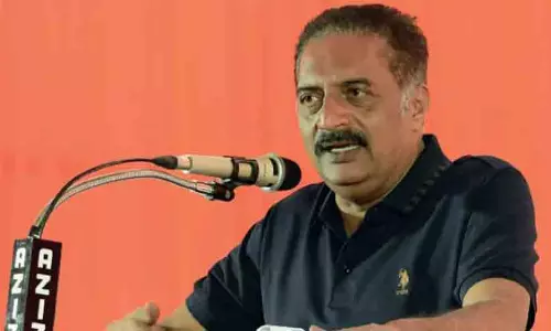 വർഗീയതയ്‌ക്കെതിരെ നിലപാട് സ്വീകരിക്കുന്ന നേതാക്കളെയാണ് നാടിന് ആവശ്യം -പ്രകാശ് രാജ്