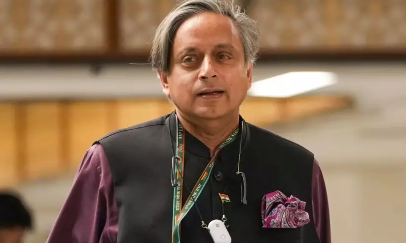 വണ്ടൂരിൽ ശശി തരൂർ എം.പിക്ക് നേരെ കൈയേറ്റ ശ്രമം; അഞ്ചുപേർക്കെതിരെ കേസ്