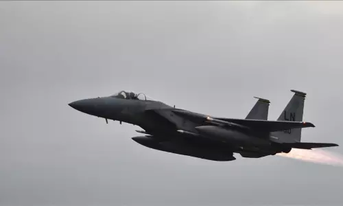 കാണാതായ പൈലറ്റിനെ കണ്ടെത്തുന്നവർക്ക് പാരിതോഷികവുമായി ഇറാൻ; ട്രംപിന് പുതിയ വെല്ലുവിളിയായി യുദ്ധവിമാനങ്ങൾക്ക് നേരെയുള്ള ആക്രമണം