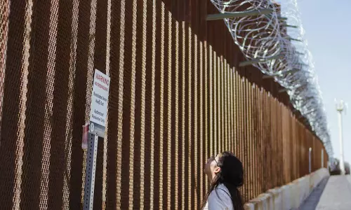 വിസ ചെലവ്, രൂപയുടെ മൂല്യം, വിദേശനയം, തൊഴിൽ ലഭ്യത... ഇന്ത്യൻ വിദ്യാർഥികളിലെ വിദേശ പഠന സ്വപ്നത്തിന് കടമ്പകളേറെ