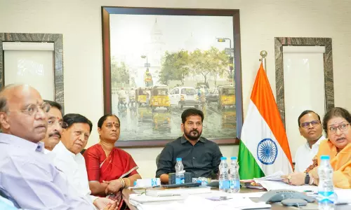 ക്ഷേത്രമുറ്റത്ത് രാഷ്ട്രീയ കൊടികളും പ്രതിഷേധവും വേണ്ട; കർശന നിയന്ത്രണങ്ങളുമായി തെലങ്കാന മുഖ്യമന്ത്രി രേവന്ത് റെഡ്ഡി