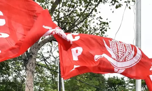 മോ​​ദി​​യു​​ടെ പോ​​സ്റ്റ​​റു​​ക​​ളും ബോ​​ര്‍ഡു​​ക​​ളും വ്യാ​​പ​​ക​​മാ​​യി പ്ര​​ദ​​ര്‍ശി​​പ്പി​​ച്ചു; പരാതിയുമായി സി.പി.ഐ