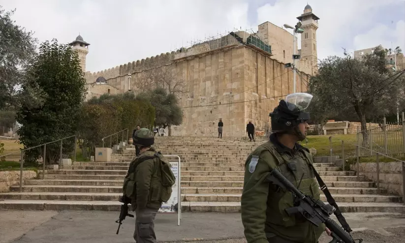 ഇബ്രാഹിമി മസ്ജിദിൽ ഇസ്രായേൽ പിടിമുറുക്കുന്നു; ഫലസ്തീനികൾ സ്വന്തം മണ്ണിൽ തടവിൽ ഇബ്രാഹിമി മസ്ജിദിൽ ഇസ്രായേൽ പിടിമുറുക്കുന്നു; ഫലസ്തീനികൾ സ്വന്തം മണ്ണിൽ തടവിൽ