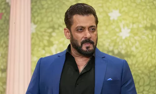 ‘ഹൃദയം മാറ്റിവെക്കൽ ശസ്ത്രക്രിയക്ക് മുമ്പ് സൽമാൻ ഖാനുമായി രണ്ട് മണിക്കൂർ ഫോണിൽ സംസാരിച്ചു, ആത്മധൈര്യം തന്നു’; അനുഭവം പങ്കുവെച്ച് ആരാധിക.