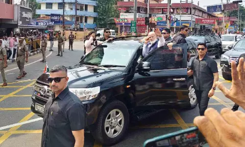 ചങ്ങനാശ്ശേരിയിൽ ആവേശമായി പ്രധാനമന്ത്രിയുടെ റോഡ്‌ ഷോ