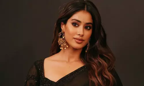 ‘15ാം വയസ്സിൽ മോർഫ് ചെയ്ത ചിത്രങ്ങൾ പ്രചരിപ്പിച്ചു, ഇത് മാനസികമായി തളർത്തുന്നു’ -ദുരനുഭവം പങ്കുവെച്ച് ജാൻവി കപൂർ