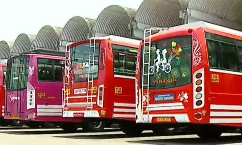 ദൂരപരിധി നിബന്ധനയില്ല: സ്വകാര്യ ബസുകളുടെ പെർമിറ്റ് പുതുക്കി നൽകി ദൂരപരിധി നിബന്ധനയില്ല: സ്വകാര്യ ബസുകളുടെ പെർമിറ്റ് പുതുക്കി നൽകി