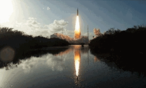 ബഹിരാകാശ പര്യവേഷണത്തിൽ ചരിത്രനേട്ടവുമായി സൗദി അറേബ്യ; ‘ഷംസ്’ ഉപഗ്രഹം വിജയകരമായി വിക്ഷേപിച്ചു