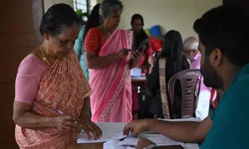 താളംതെറ്റി വോട്ടർപട്ടിക;  ഒരു വീട്ടിൽ പല ബൂത്തുകൾ, ആശങ്കയിലായി രാഷ്ട്രീയ പാർട്ടികളും